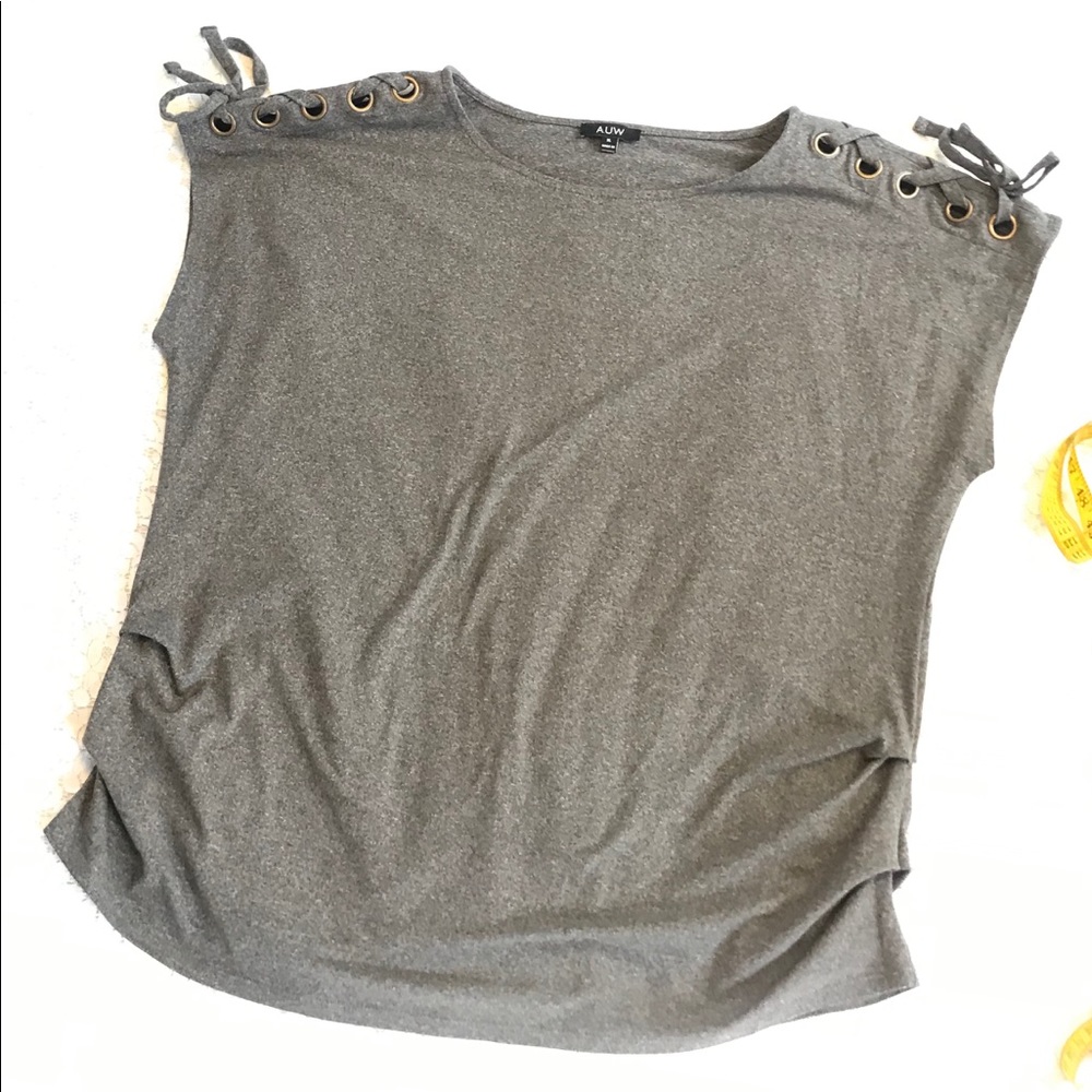 AUW Top NWOT gray color XL